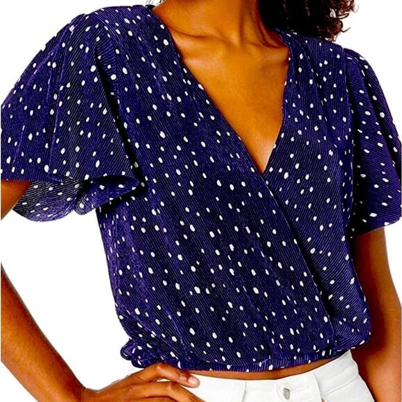 Astr Tops - Small Astr the label short sleeved navy blue with white plisse top like new